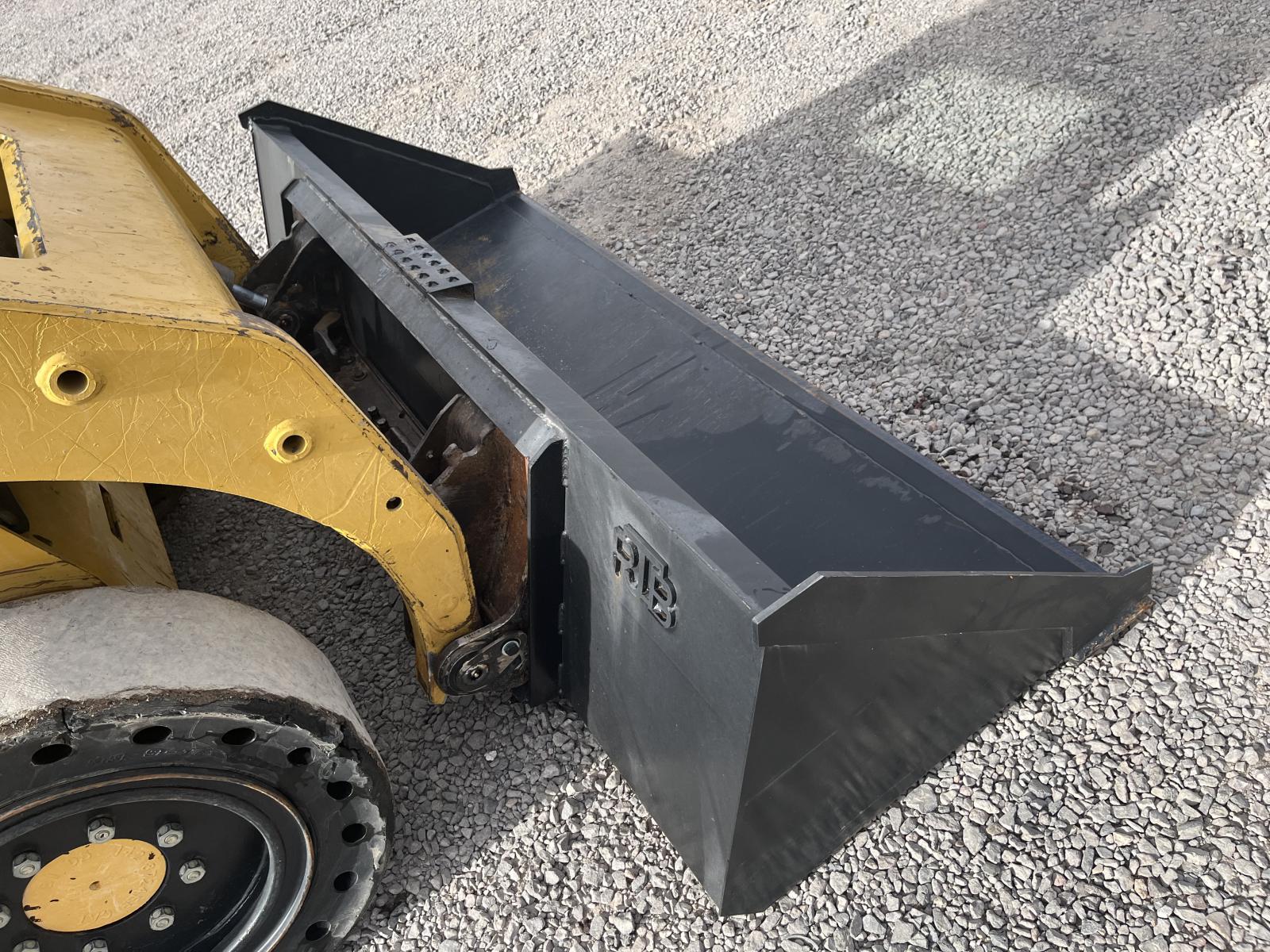 ./imagenes/INVOICE/2019/16885/MINICARGADOR CATERPILLAR 226B3 (18).JPG